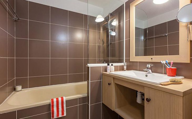 Residence Les Bergers, Alpe d'Huez, Bathroom
